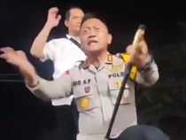 Video Momen Kapolres Binjai Berlutut Saat Warga Kepung Maling Motor