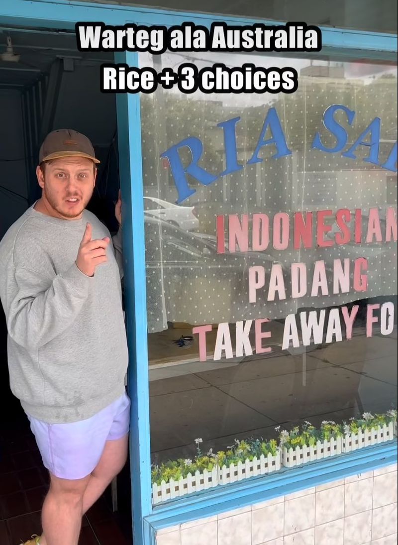 Warteg di Australia dengan menu nasi rames, nasi goreng, dan masakan indonesia lainnya.