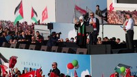 Menurut Erdogan, semua orang tahu bahwa Israel adalah pion di kawasan yang akan dikorbankan ketika saatnya tiba. Erdogan pun memberi hormat pada tekad rakyat Gaza untuk tidak meninggalkan rumah dan kota mereka dalam menghadapi pemboman yang dilakukan oleh penindas.  