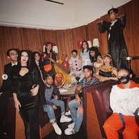 Potret para artis RI saat berkumpul bersama merayakan Halloween 2023. Terlihat ada yang cosplay menjadi karakter yang menyeramkan hingga seksi. Foto: Instagram