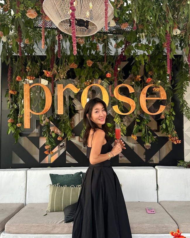 Di kolom komentar, banyak orang memuji dan terinspirasi tips kecantikan dari mereka bahkan menyebut mereka bak kembar. Foto: Instagram Aylen Park