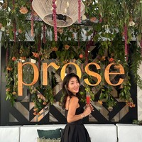 Di kolom komentar, banyak orang memuji dan terinspirasi tips kecantikan dari mereka bahkan menyebut mereka bak kembar. Foto: Instagram Aylen Park