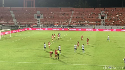 Bali United sukses melibas Persita Tangerang dengan skor akhir 3-0 di Stadion Kapten I Wayan Dipta, Gianyar, Bali, Senin (30/10/2023).