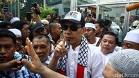 Munarman bebas murni setelah menjalani masa tahanannya.  