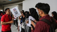 Dinas Tenaga Kerja (Disnaker) Kota Depok menggelar Bursa Kerja 2023 dengan menyediakan 2.142 lowongan kerja.  