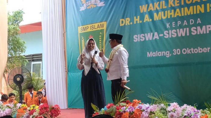 Cak Imin di SMP Islam Sawahan