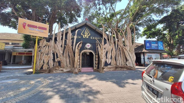 Eks Gedung Bioskop Soboharsono kini menjadi Jogja Gallery. Foto diambil Kamis (12/10/2023),