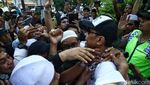 Ekspresi Simpatisan Sambut Pembebasan Munarman