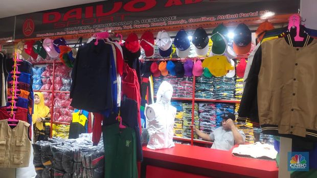 Situasi Pasar Senen, Jakarta Sepi Jelang Pemilu. (CNBC Indonesia/Rosseno Aji Nugroho)