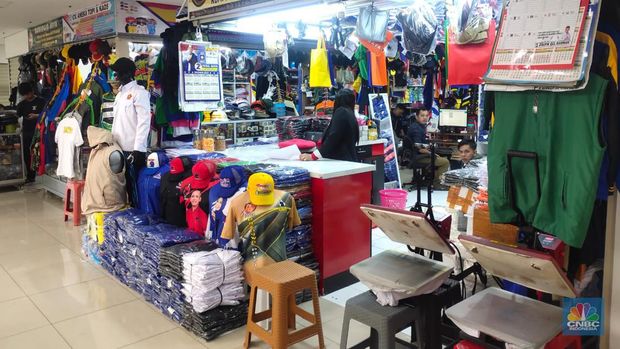 Situasi Pasar Senen, Jakarta Sepi Jelang Pemilu. (CNBC Indonesia/Rosseno Aji Nugroho)