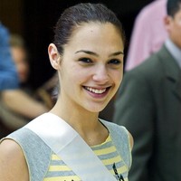 1. Gal Gadot memulai kariernya di industri hiburan dengan mengikuti kontes kecantikan Miss Israel pada 2004. Usia Gal Gadot saat ikut kontes ratu kecantikan masih sangat belia, 18 tahun. Foto: AFP