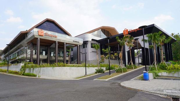 Gedung Sembrani & Gedung Gumarang di Solo Technopark.