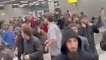 Marah! Demonstran Rusia Serbu Bandara Cari Warga Israel