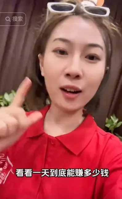 Jadi Pelayan Resto Sehari, Wanita Ini Bilang Kelelahan Hampir Tak Bisa Gerak