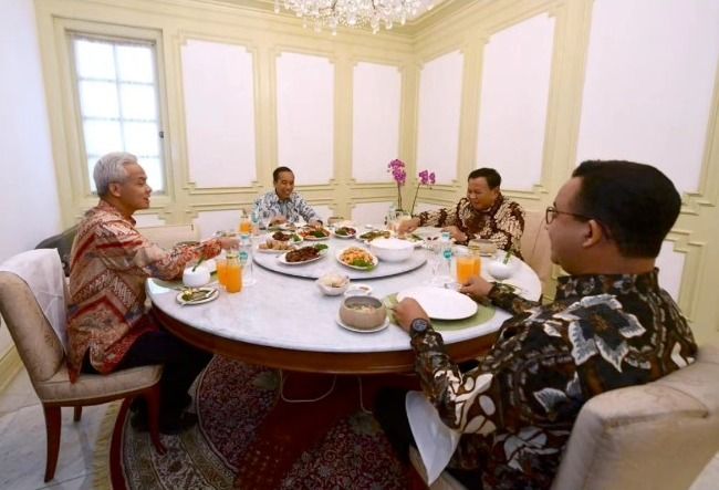 Jokowi unggah makan siang bersama 3 capres di Istana Kepresidenan, Senin (30/10/2023) siang.
