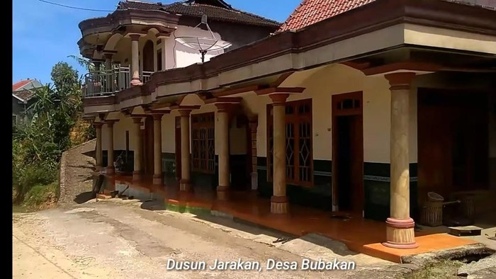 Kampung rumah mewah di Wonogiri/Tangkapan layar/ YouTube Ardhiansah Rahmiyarno Kampung rumah mewah di Wonogiri/Tangkapan layar/ YouTube Ardhiansah Rahmiyarno
