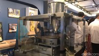 Museum itu berlokasi di Lantai 3 Gedung Pradavi Rajistha Gataroga, BNN RI. Museum tersebut didirikan agar masyarakat dapat belajar mengetahui bahaya dan cara menanggulangi narkoba di Indonesia. (Fitrya Anugrah/detikcom)