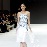 Inilah koleksi busana terbaru karya Albert Yanuar yang ditampilkan di Jakarta Fashion Week 2024, berlangsung di Pondok Indah Mal 3, Senin [23/10/2023]. Foto: Mohammad Abduh/detikcom.