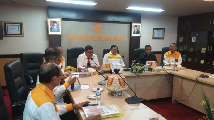 Konferensi pers IKA UNM dalam rangka musyawarah besar.