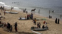 Mereka terpaksa menggunakan air laut akibat kekurangan air yang terus berlanjut di Jalur Gaza.  