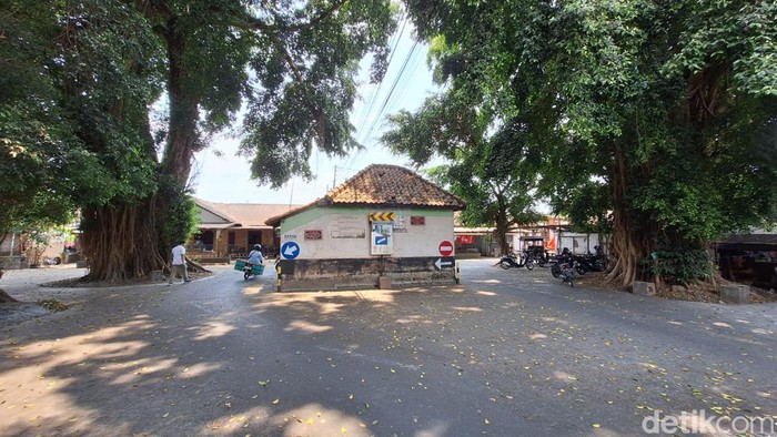 Lokasi Watu Gilang di dalam bangunan di tengan permukiman Kotagede, Jogja. Foto diunggah pada Senin (30/10/2023).