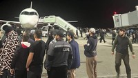 Para demonstran ini marah atas perang yang terus berlanjut antara Israel dan Hamas di Jalur Gaza. (AP Photo)  