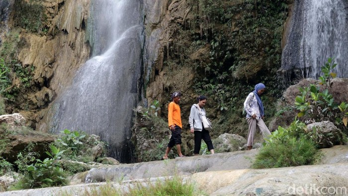 Air terjun Sri Gethuk di Wonosari, Gunung Kidul, Yogyakarta, menawarkan pemandangan yang menakjubkan. Yuk lihat.
