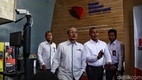Dewas KPK diketahui memanggil dua pimpinan KPK untuk diperiksa terkait laporan dugaan pelanggaran etik Ketua KPK Firli Bahuri dengan mantan Mentan Syahrul Yasin Limpo (SYL). Dua pimpinan KPK itu ialah Johanis Tanak dan Alexander Marwata.  