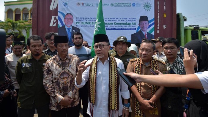 Momen Zulhas Lepas Ekspor Pinang Produksi Muhammadiyah ke Jeddah Momen Zulhas Lepas Ekspor Pinang Produksi Muhammadiyah ke Jeddah