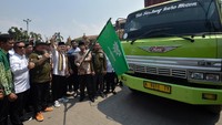 Ini momen saat Zulhas melepas ekspor komoditas unggulan Lampung yaitu produk pinang belah di halaman Hotel Nusantara Syariah, Bandar Lampung, untuk di ekspor ke Jeddah, Arab Saudi, Senin (30/10/2023).