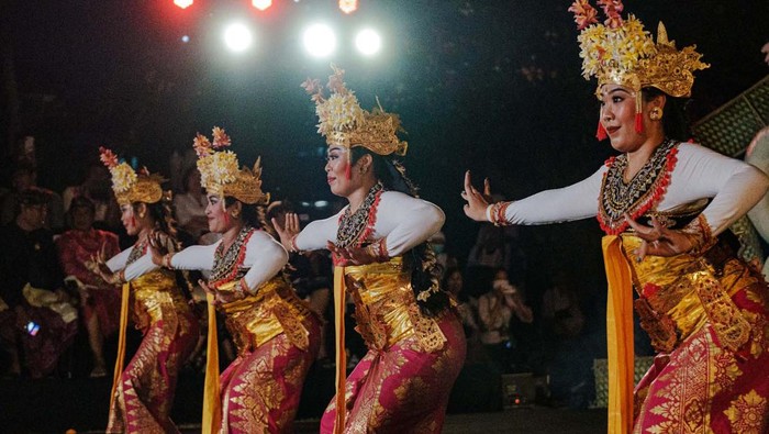 Pupuk Kaltim dan Yayasan Puri Kauhan Ubud menggelar pentas seni Gambuh Buddha Kecapi di Bali. Pentas seni ini untuk melestarikan seni dan budaya Indonesia.