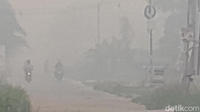 Penampakan kabut asap pekat yang dikeluhkan warga Palembang