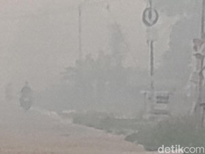 Kabut Asap Pekat Kembali Selimuti Palembang, Jarak Pandang Terbatas!