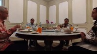Ajakan Jokowi ketiga capres untuk makan siang dinilai ingin Pemilu 2024 berjalan damai. Jokowi juga dianggap akan netral dalam 2024. (Foto: Marlinda Erwanti/detikcom).