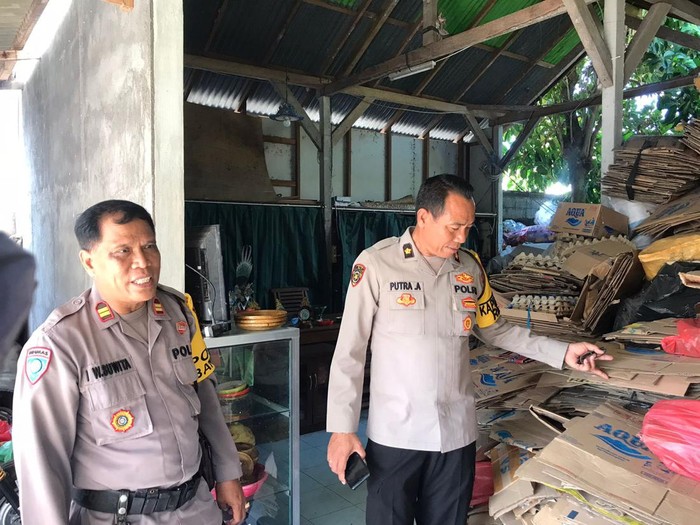 Ps Kanit Binmas Polsek Kuta Selatan, Polresta Denpasar, Bali, Iptu I Wayan Suwita dirikan dan kelola Bank Sampah Abukasa di Denpasar Utara.