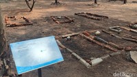 Hanya ada sedikit makam yang tersisa dengan penada. Aslinya ada banyak jenazah yang disemayamkan tanpa ada penanda. (bonauli/detikcom)