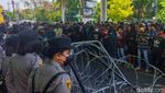 Protes Lantang Bonek Demo Kantor Persebaya
