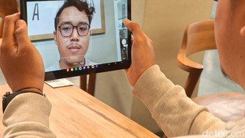 Kamera bagian depan berukuran 2 MP untuk video call. Foto: Adi Fida Rahman/detikINET
