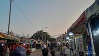 Langit sore saat Sekaten Solo berlangsung.