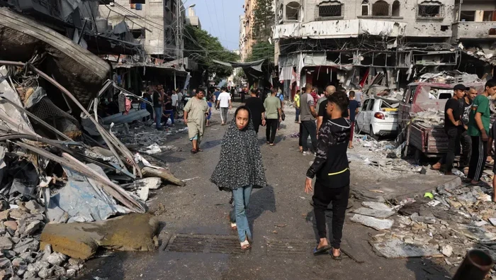 Situasi di Gaza saat komunikasi terputus usai serangan militer Israel.