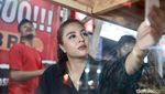 5 Potret Selebgram Thya Sethya Kini Jualan Nasi