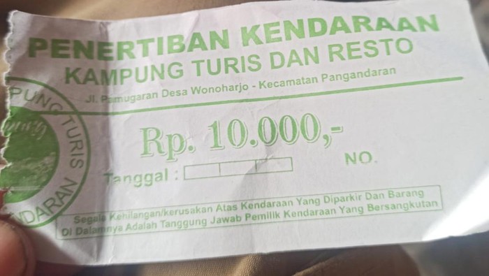 Tiket parkir Kampung Turis Pangandaran