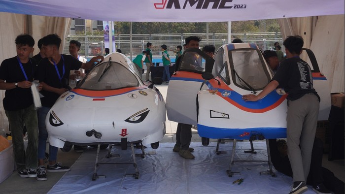 Tim Garuda UNY kirim dua mobil berlaga di Kontes Mobil Hemat Energi (KMHE) 2023. Acara ini digelar di Ancol, Jakarta pada 28 Oktober-3 November 2023.