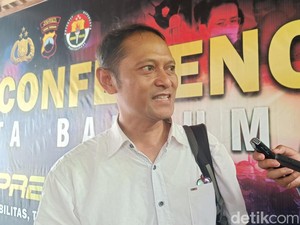 Parah! Jembatan The Geong Banyumas Gunakan Kaca Bekas