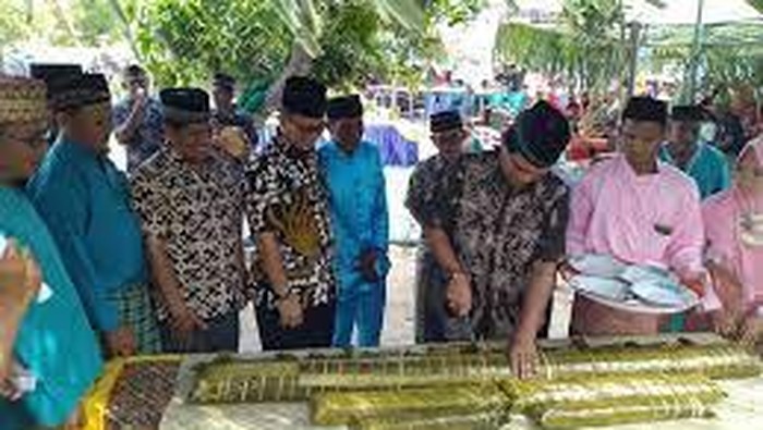 Tradisi Maras Taun di Belitung.