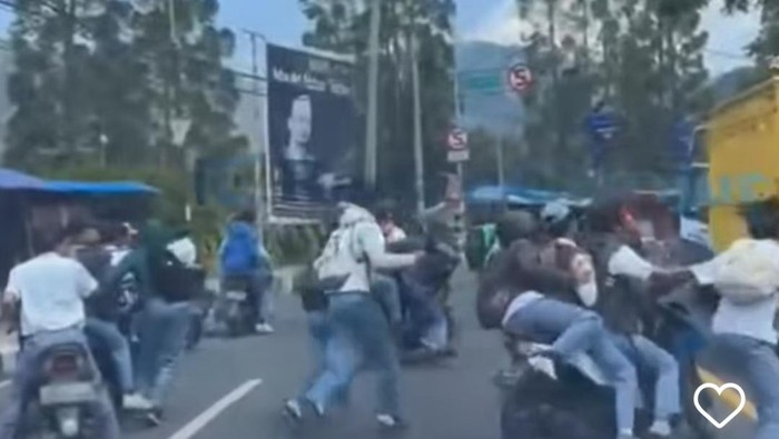 Video viral pelajar konvo diduga tawuran di Puncak