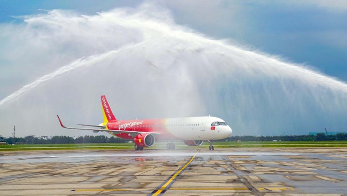 Vietjet baru-baru ini mencatat tonggak sejarah dengan menerima pengiriman pesawat ke-101 di Bandara Internasional Tan Son Nhat di Ho Chi Minh City.