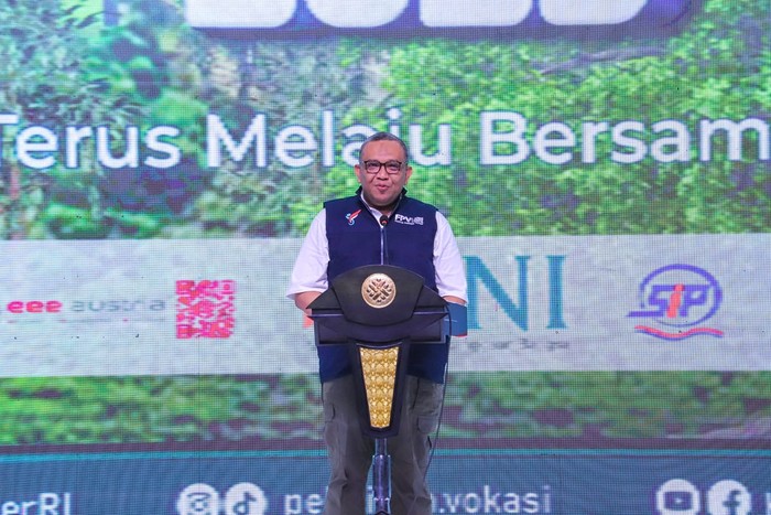 Wakil Menteri Ketenagakerjaan Afriansyah Noor bersama Sekretaris Jenderal Kemnaker selaku Plt Dirjen Binalavotas Anwar Sanusi resmi menutup penyelenggaraan Festival Pelatihan Vokasi dan Job Fair Nasional 2023, Minggu (29/10) lalu di JIExpo Kemayoran, Jakarta.