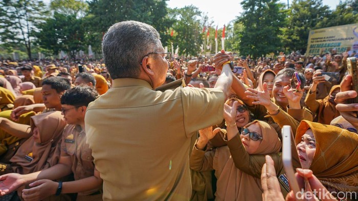Wali Kota Parepare Taufan Pawe saat pamit di hadapan ASN Parepare.