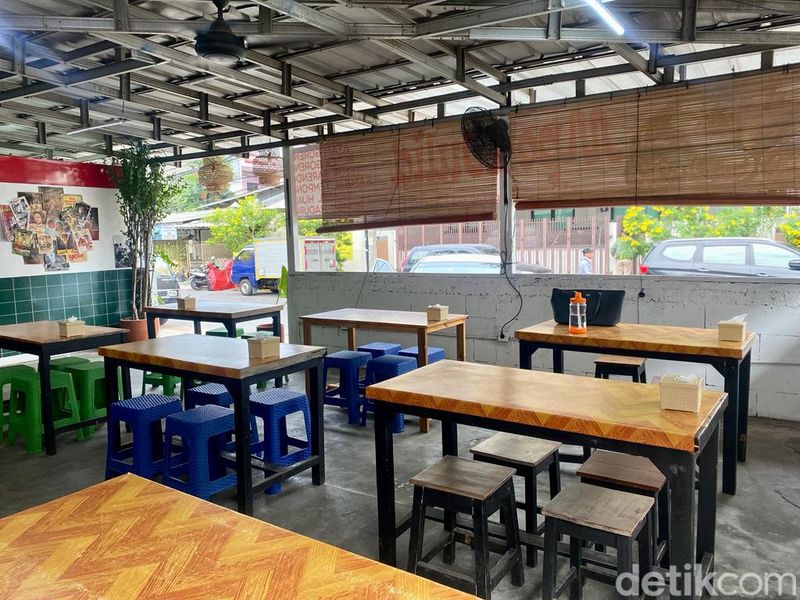 Warung Mpok Julid
